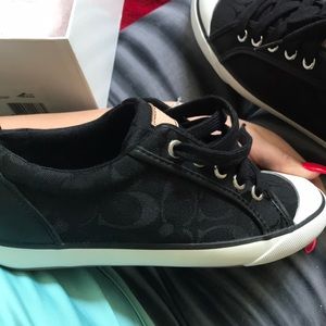 Coach size 5.5 barrett sneakers w/ laces in black